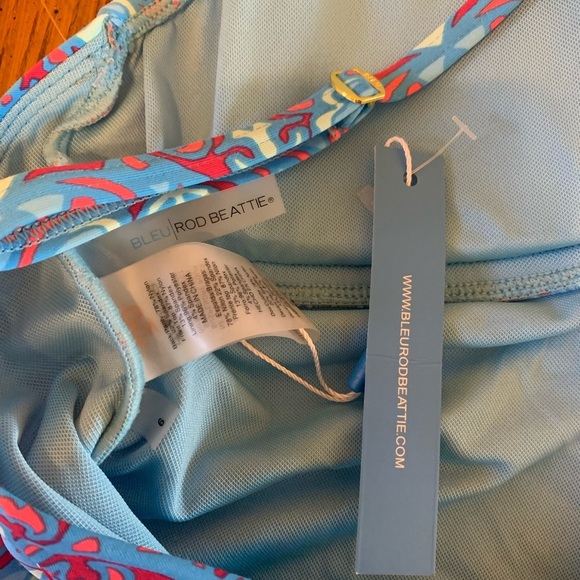 NWT Bleu by Rod Beattie Twist and Shout Plunge One Piece Swimsuit Sz 6 Very Soft - Picture 4 of 5
